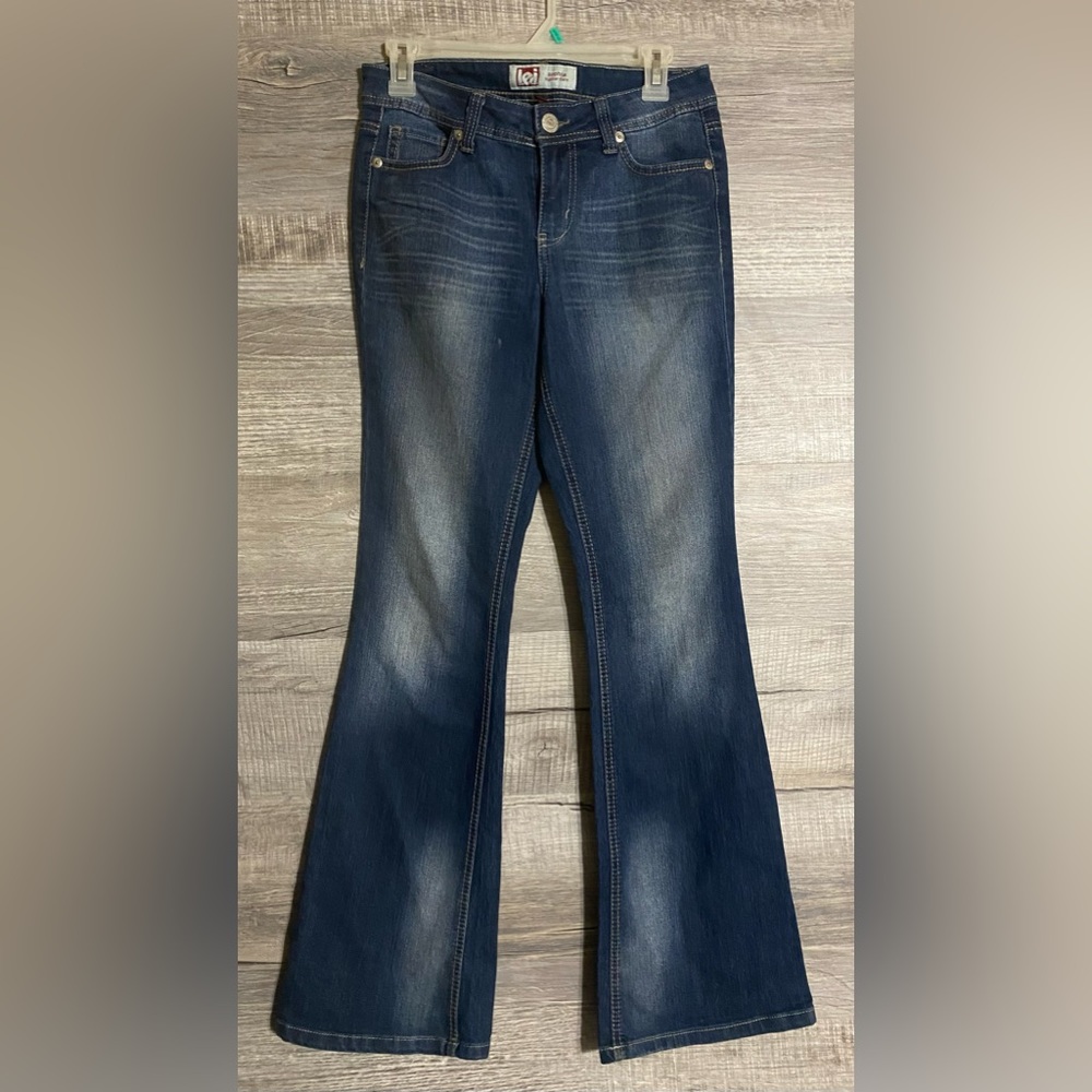 Women’s LEI Sophia Hipster Flare Jeans Size 7 Regular